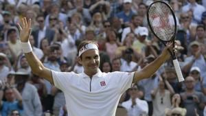 Switzerland's Roger Federer celebrates defeating Japan's Kei Nishikori.(AP) Switzerland's Roger Federer celebrates defeating Japan's Kei Nishikori.(AP)