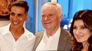 Akshay Kumar and Twinkle Khanna with Jeffrey Archer. Akshay Kumar and Twinkle Khanna with Jeffrey Archer.