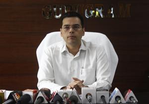 Deputy Commissioner of Gurugram Amit Khatri addresses the media at his office at Mini Secretariat in Gurugram on Thursday.(Yogendra Kumar/HT PHOTO) Deputy Commissioner of Gurugram Amit Khatri addresses the media at his office at Mini Secretariat in Gurugram on Thursday.(Yogendra Kumar/HT PHOTO)