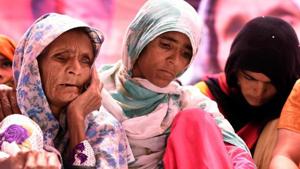 Anguri Begum, mother of Pehlu Khan sitting on Dharna demanding justice for Alwar victim, at Jatnar Mantar in New Delhi, India on Wednesday, April 19, 2017.(Sonu Mehta/HT PHOTO) Anguri Begum, mother of Pehlu Khan sitting on Dharna demanding justice for Alwar victim, at Jatnar Mantar in New Delhi, India on Wednesday, April 19, 2017.(Sonu Mehta/HT PHOTO)