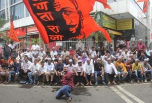 Maratha Kranti Morcha stages protest at Lalbaug.(HT PHOTO) Maratha Kranti Morcha stages protest at Lalbaug.(HT PHOTO)