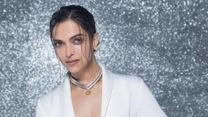 Structured, sharp and sexy - these actors have picked the classic closet essential for their red carpet and campaign appearances. Structured, sharp and sexy - these actors have picked the classic closet essential for their red carpet and campaign appearances.
