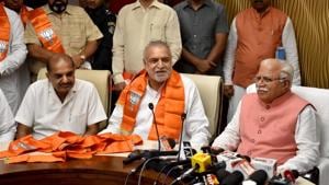 Chief minister Manohar Lal Khattar (right) with Gopichand Gehlot (centre) in Gurugram.(Yogesh Kumar/HT Photo) Chief minister Manohar Lal Khattar (right) with Gopichand Gehlot (centre) in Gurugram.(Yogesh Kumar/HT Photo)