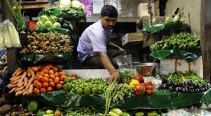 Inflation in food articles basket eased marginally to 6.98 per cent in June, from 6.99 per cent in May.(Photo: Kalpak Pathak/Hindustan Times file photo) Inflation in food articles basket eased marginally to 6.98 per cent in June, from 6.99 per cent in May.(Photo: Kalpak Pathak/Hindustan Times file photo)