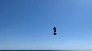 ‘Flying soldier’ and French inventor Frank Zapata enthralled the crowd gathered for Bastille Day celebrations at the Champs Elysees Avenue(Frank Zapata/Twitter)