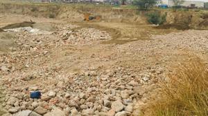 Samsung dumped debris at an unauthorised site at Sector 80 (above) and at another site near Hindon river.(HT Photo) Samsung dumped debris at an unauthorised site at Sector 80 (above) and at another site near Hindon river.(HT Photo)