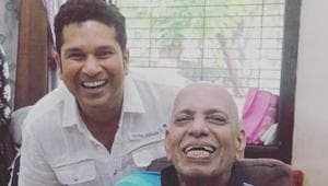 A file photo of Sachin Tendulkar with childhood coach Ramakant Achrekar.(Twitter) A file photo of Sachin Tendulkar with childhood coach Ramakant Achrekar.(Twitter)