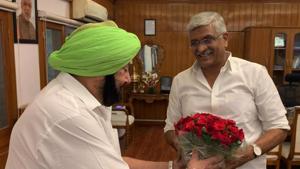 Punjab Chief Minister Captain Amarinder Singh met Jal Shakti Minister Gajendra Singh Shekhawat in New Delhi on Monday, July 15, 2019.(ANI) Punjab Chief Minister Captain Amarinder Singh met Jal Shakti Minister Gajendra Singh Shekhawat in New Delhi on Monday, July 15, 2019.(ANI)