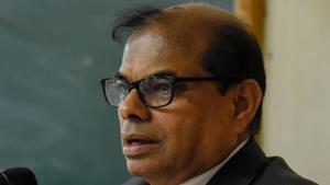 Bhalbha Vibhute former director, department of adult and continuing education, Shivaji University, Kolhapur.(Sanket Wankhade/HT PHOTO) Bhalbha Vibhute former director, department of adult and continuing education, Shivaji University, Kolhapur.(Sanket Wankhade/HT PHOTO)