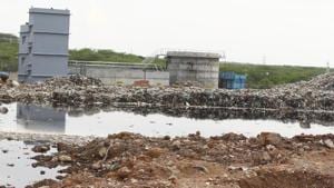 Following fresh spells of rain on Monday and Tuesday, residents of Bandhwari and Mangar villages reported large amounts of leachate run-off from the Bandhwari landfill site.(Yogendra Kumar/HT File Photo) Following fresh spells of rain on Monday and Tuesday, residents of Bandhwari and Mangar villages reported large amounts of leachate run-off from the Bandhwari landfill site.(Yogendra Kumar/HT File Photo)