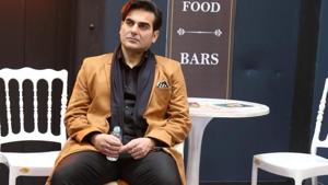 Actor Arbaaz Khan during the shoot of his upcoming film Sridevi Bungalow.(IANS) Actor Arbaaz Khan during the shoot of his upcoming film Sridevi Bungalow.(IANS)