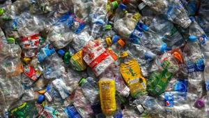 More than three years after the Plastic Waste Management Rules, 2016, came into effect, Delhi’s civic bodies have drafted bylaws for implementation of the rules in the national capital.(Reuters File Photo) More than three years after the Plastic Waste Management Rules, 2016, came into effect, Delhi’s civic bodies have drafted bylaws for implementation of the rules in the national capital.(Reuters File Photo)