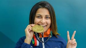 File image of Indian shooter Heena Sidhu posing with a medal.(PTI) File image of Indian shooter Heena Sidhu posing with a medal.(PTI)