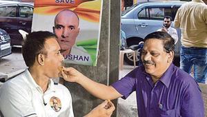 Another friend of Jadhav, Tushar Shingte, who is a lawyer, said, “Since morning, we had high hopes. Even a commoner could have said Pakistan did not give him a fair trial. Pakistan’s hopes were crushed today.”(HT Photo) Another friend of Jadhav, Tushar Shingte, who is a lawyer, said, “Since morning, we had high hopes. Even a commoner could have said Pakistan did not give him a fair trial. Pakistan’s hopes were crushed today.”(HT Photo)