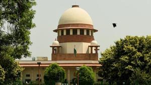 The petitioners alleged that by delaying the floor test, the Kumarswamy government was violating the basic structure of the constitution and urged the top court to invoke its special powers under Article 32 to remedy the political situation in the state which is “being violated with impunity”.(Amal KS/HT PHOTO) The petitioners alleged that by delaying the floor test, the Kumarswamy government was violating the basic structure of the constitution and urged the top court to invoke its special powers under Article 32 to remedy the political situation in the state which is “being violated with impunity”.(Amal KS/HT PHOTO)