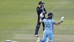 Ben Stokes holds up his hands apologetically after getting 6 runs from an overthrow during the Cricket World Cup final match between England and New Zealand.(AP) Ben Stokes holds up his hands apologetically after getting 6 runs from an overthrow during the Cricket World Cup final match between England and New Zealand.(AP)