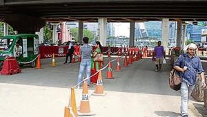 After a trial to make Shankar Chowk pedestrian friendly delivered desirable results over the weekend, the set up will continue for two more days.(Yogendra Kumar/HT PHOTO) After a trial to make Shankar Chowk pedestrian friendly delivered desirable results over the weekend, the set up will continue for two more days.(Yogendra Kumar/HT PHOTO)