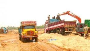 The state government officials in Madhya Pradesh were attacked when they went to arrest illegal miners.(HTFILE) The state government officials in Madhya Pradesh were attacked when they went to arrest illegal miners.(HTFILE)