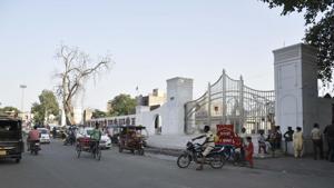 The road leading to the Durgiana Temple in Amritsar is proposed to be developed as Heritage Street. It is among a slew of projects announced during Navjot Singh Sidhu’s term as Punjab local bodies minister.(Sameer Sehgal / HT Photo) The road leading to the Durgiana Temple in Amritsar is proposed to be developed as Heritage Street. It is among a slew of projects announced during Navjot Singh Sidhu’s term as Punjab local bodies minister.(Sameer Sehgal / HT Photo)