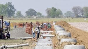 Ravindra Kishore Sinha said when his lawyer verified the documents, they found that the land was not in the name of the suspect, rather it belonged to a third party.(HT File / Photo used for representational purpose only) Ravindra Kishore Sinha said when his lawyer verified the documents, they found that the land was not in the name of the suspect, rather it belonged to a third party.(HT File / Photo used for representational purpose only)