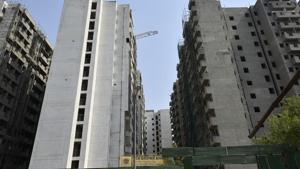 File photo of under-construction DDA building at Kalkaji Extention, New Delhi.(Biplov Bhuyan/HT PHOTO) File photo of under-construction DDA building at Kalkaji Extention, New Delhi.(Biplov Bhuyan/HT PHOTO)