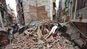 A five-storey dilapidated building collapsed in central Delhi’s Nabi Karim area near Paharganj(HT Photo/Amal KS) A five-storey dilapidated building collapsed in central Delhi’s Nabi Karim area near Paharganj(HT Photo/Amal KS)