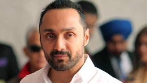 Twitter went bananas as Rahul Bose posted a video about the exorbitant amount charged by a hotel. Twitter went bananas as Rahul Bose posted a video about the exorbitant amount charged by a hotel.