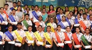 The student council pledged to work earnestly and uphold the school’s glory(HT)