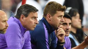 Tottenham Hotspur's manager Mauricio Pochettino (2nd R) watches his team play.(AFP) Tottenham Hotspur's manager Mauricio Pochettino (2nd R) watches his team play.(AFP)