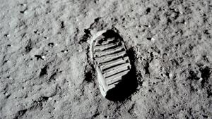 Buzz Aldrin made this footprint on a pristine surface so that he could then photograph it for study by soil mechanics experts.(NASA) Buzz Aldrin made this footprint on a pristine surface so that he could then photograph it for study by soil mechanics experts.(NASA)