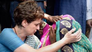 Congress general secretary Priyanka Gandhi Vadra consoles a family member of aSonbhadra massacre victim.(PTI PHOTO.) Congress general secretary Priyanka Gandhi Vadra consoles a family member of aSonbhadra massacre victim.(PTI PHOTO.)