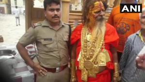 This baba wearing kilos of gold ornaments has become a centre of attraction.(Twitter/@ANI) This baba wearing kilos of gold ornaments has become a centre of attraction.(Twitter/@ANI)