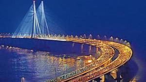Maharashtra is looking at reducing travel time between Nariman Point in south Mumbai and Virar in Palghar district, a distance of nearly 90km, to an hour from the current three hours.(HT file) Maharashtra is looking at reducing travel time between Nariman Point in south Mumbai and Virar in Palghar district, a distance of nearly 90km, to an hour from the current three hours.(HT file)
