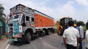 The Unnao woman who accused BJP MLA Kuldeep Sengar of raping her was critically injured on Sunday when her car was hit by a truck in Rae Bareli.(HT Photo) The Unnao woman who accused BJP MLA Kuldeep Sengar of raping her was critically injured on Sunday when her car was hit by a truck in Rae Bareli.(HT Photo)