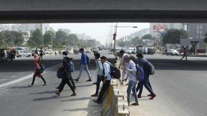 Defective road engineering, poor speed management, wrong road signs and faulty driving were some of the main causes behind road mishaps, found a study by Haryana Vision Zero.(HT File) Defective road engineering, poor speed management, wrong road signs and faulty driving were some of the main causes behind road mishaps, found a study by Haryana Vision Zero.(HT File)