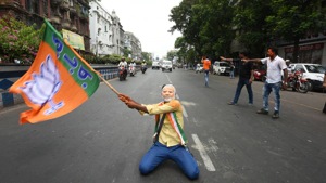 Till July 27, around 70 community Durga puja committees from Kolkata and the districts have approached state BJP leaders with requests to have top leaders inaugurate their pujas.(HT Photo) Till July 27, around 70 community Durga puja committees from Kolkata and the districts have approached state BJP leaders with requests to have top leaders inaugurate their pujas.(HT Photo)