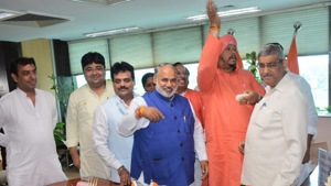 Mayor Avtar Singh on Tuesday sprinkled water from the Ganga on different floors of the civic centre.(North Delhi Municipal Corporation) Mayor Avtar Singh on Tuesday sprinkled water from the Ganga on different floors of the civic centre.(North Delhi Municipal Corporation)