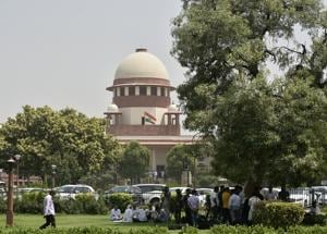 Manoharan approached the Supreme Court on September 20, 2014 after his plea challenging the death sentences was dismissed by the Madras High Court.(Biplov Bhuyan/HT PHOTO) Manoharan approached the Supreme Court on September 20, 2014 after his plea challenging the death sentences was dismissed by the Madras High Court.(Biplov Bhuyan/HT PHOTO)