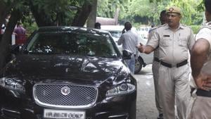 Jaguar car in which the victim was travelling, which was hit, in order to kidnap the victim.(Yogendra Kumar/HT PHOTO) Jaguar car in which the victim was travelling, which was hit, in order to kidnap the victim.(Yogendra Kumar/HT PHOTO)