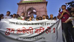 The Uttar Pradesh government on Monday night recommended a CBI probe into a road accident in which the Unnao rape survivor and her lawyer were critically injured and her two aunts killed.(Burhaan Kinu/HT PHOTO) The Uttar Pradesh government on Monday night recommended a CBI probe into a road accident in which the Unnao rape survivor and her lawyer were critically injured and her two aunts killed.(Burhaan Kinu/HT PHOTO)