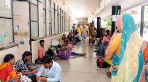 All the doctors at government hospitals will stage protests and work with black badges and black ribbons on Wednesday.((Diwakar Prasad/ Hindustan Times)) All the doctors at government hospitals will stage protests and work with black badges and black ribbons on Wednesday.((Diwakar Prasad/ Hindustan Times))