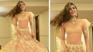 <p>Watch exclusive backstage footage of India Couture Week 2019, where showstoppers Kriti Sanon, Rakul Preet, Aahana Kumra and Anupria Goenka were seen dancing to the song 'Laung Gawacha'. This year's edition of the India Couture Week was organised by the Fashion Design Council of India in association with Hindustan Times.</p>