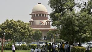 The court gave the CBI director time till 12 noon to ensure the presence of the CBI officer.(Biplov Bhuyan/HT PHOTO) The court gave the CBI director time till 12 noon to ensure the presence of the CBI officer.(Biplov Bhuyan/HT PHOTO)