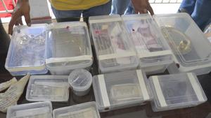 The police recovered jewellery worth Rs 58 lakh, cash amounting to Rs 49.45 lakh and a foreign made licensed revolver, besides some of the loot from the four suspects.(Sakib Ali / HT Photo) The police recovered jewellery worth Rs 58 lakh, cash amounting to Rs 49.45 lakh and a foreign made licensed revolver, besides some of the loot from the four suspects.(Sakib Ali / HT Photo)