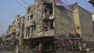 A majority of occupants of the 2,292 flats reside without any registry documents while the rest have powers of attorney.(Sakib Ali / HT Photo) A majority of occupants of the 2,292 flats reside without any registry documents while the rest have powers of attorney.(Sakib Ali / HT Photo)