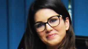 Sunny Leone with her son spotted at Juhu in Mumbai on Friday.(ANI) Sunny Leone with her son spotted at Juhu in Mumbai on Friday.(ANI)