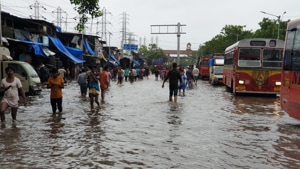 Waterlogging outside Sion station on LBS Road in Mumbai.(Photo by Pratik Chorge/HT) Waterlogging outside Sion station on LBS Road in Mumbai.(Photo by Pratik Chorge/HT)