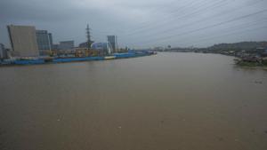 Mumbai, India - Aug. 4, 2019: Level of Mithi river increases due to heavy rain in Mumbai, India.(Pratik Chorge/HT Photo) Mumbai, India - Aug. 4, 2019: Level of Mithi river increases due to heavy rain in Mumbai, India.(Pratik Chorge/HT Photo)