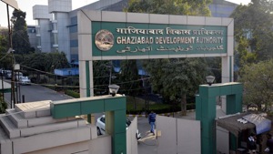Authority officials said that most violations were taking place in the trans-Hindon areas of Indirapuram and Sahibabad.(HT file photo) Authority officials said that most violations were taking place in the trans-Hindon areas of Indirapuram and Sahibabad.(HT file photo)