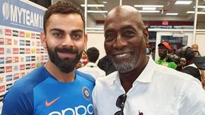 Virat Kohli (L) posing with West Indies legend Viv Richards.(Twitter) Virat Kohli (L) posing with West Indies legend Viv Richards.(Twitter)